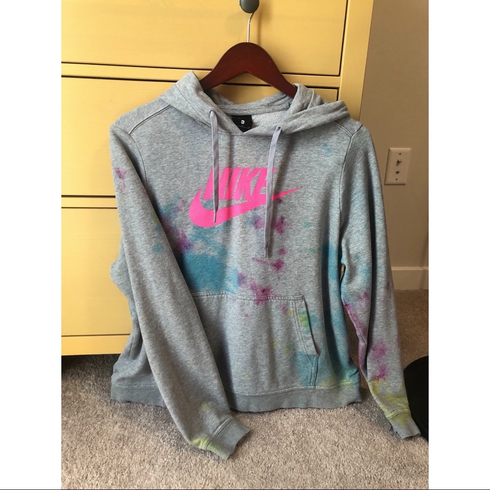 Youth XL Nike Sportswear Essential Hoodie Tie-dye